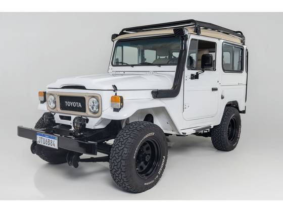 TOYOTA BANDEIRANTE 3.7 BJ50LV 4X4 TETO RIGIDO DIESEL 2P MANUAL