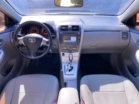 TOYOTA-COROLLA-2013