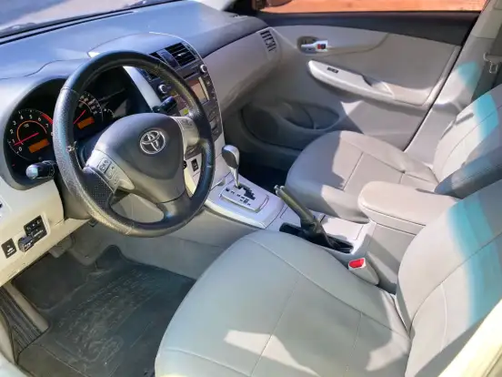 TOYOTA-COROLLA-2013