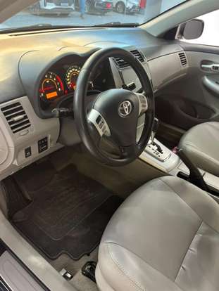 TOYOTA-COROLLA-2011