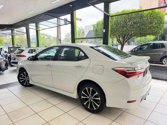 TOYOTA-COROLLA-2018