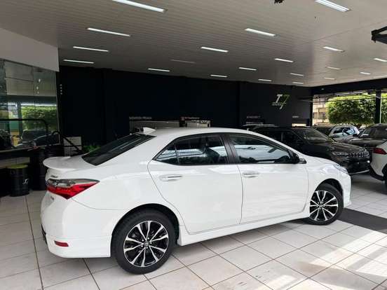 TOYOTA-COROLLA-2018