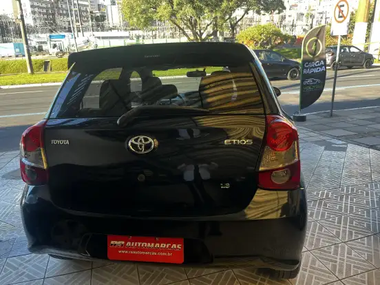 TOYOTA-ETIOS-2018