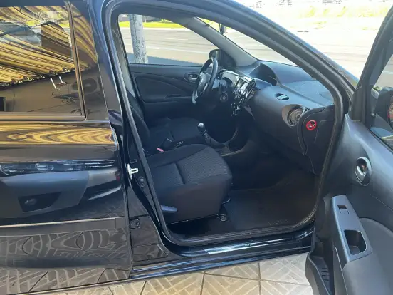 TOYOTA-ETIOS-2018