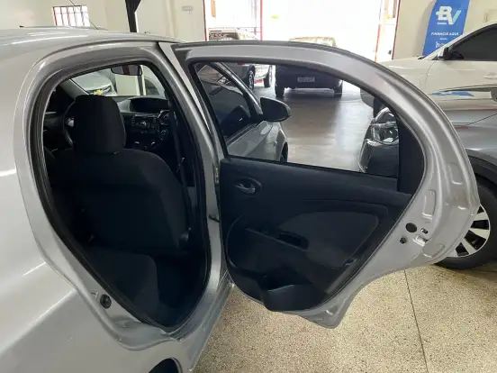TOYOTA-ETIOS-2014