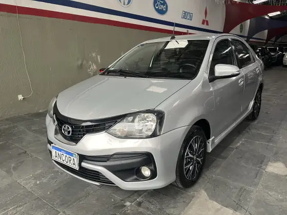 TOYOTA ETIOS 1.5 PLATINUM SEDAN 16V FLEX 4P AUTOMÁTICO