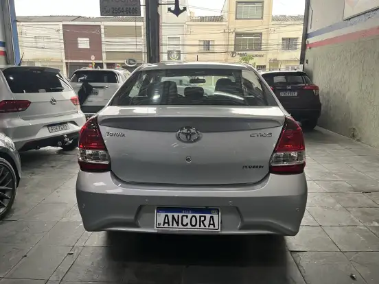 TOYOTA-ETIOS-2018