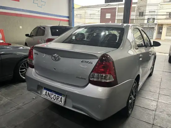 TOYOTA-ETIOS-1.5 PLATINUM SEDAN 16V FLEX 4P AUTOMÁTICO TOYOTA-ETIOS-2018