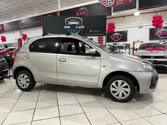 TOYOTA-ETIOS-1.5 READY 16V FLEX 4P AUTOMÁTICO TOYOTA-ETIOS-2016
