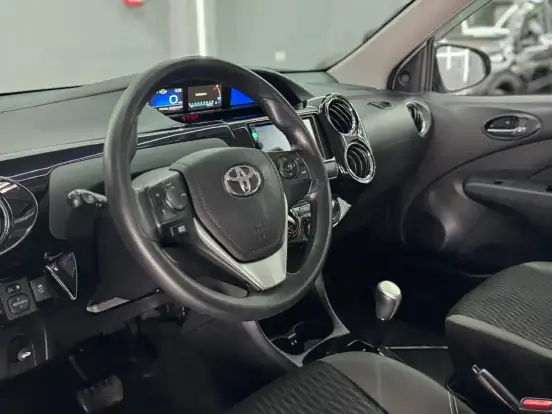 TOYOTA-ETIOS-2020