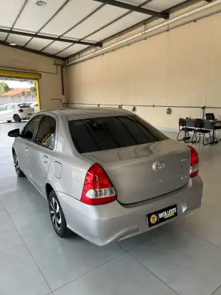 TOYOTA-ETIOS-2017
