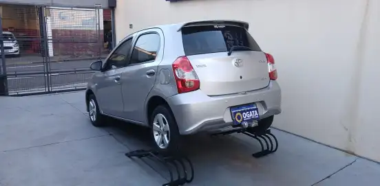 TOYOTA-ETIOS-2017
