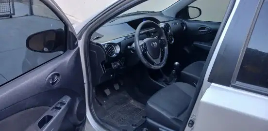 TOYOTA-ETIOS-2017