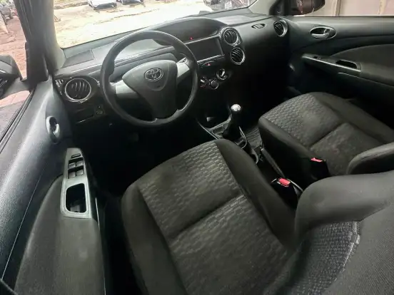 TOYOTA-ETIOS-1.5 XS 16V FLEX 4P MANUAL TOYOTA-ETIOS-2014
