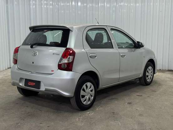 TOYOTA-ETIOS-2019