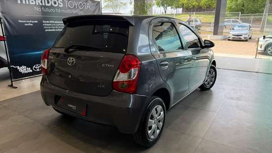 TOYOTA-ETIOS-2015