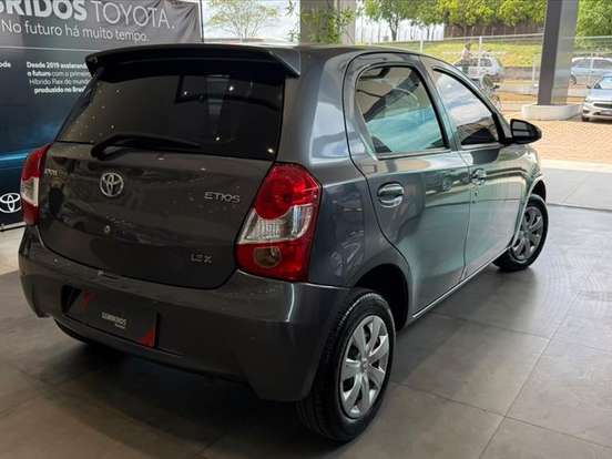 TOYOTA-ETIOS-1.3 X 16V FLEX 4P MANUAL TOYOTA-ETIOS-2015