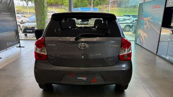 TOYOTA-ETIOS-2015