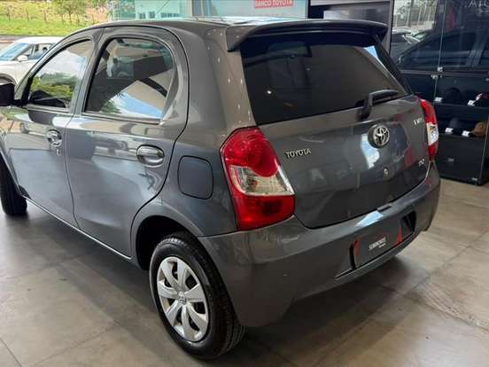 TOYOTA-ETIOS-1.3 X 16V FLEX 4P MANUAL TOYOTA-ETIOS-2015
