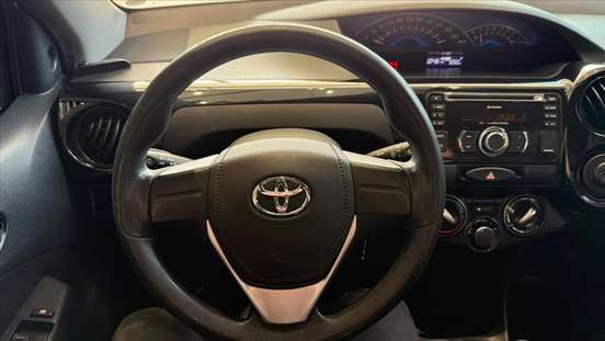 TOYOTA-ETIOS-2015