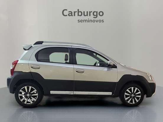 TOYOTA-ETIOS-2017