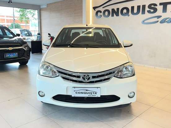 TOYOTA-ETIOS-2015