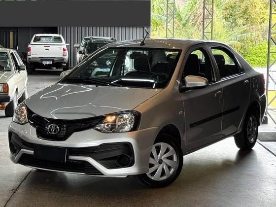 TOYOTA ETIOS 1.5 X PLUS SEDAN 16V FLEX 4P MANUAL