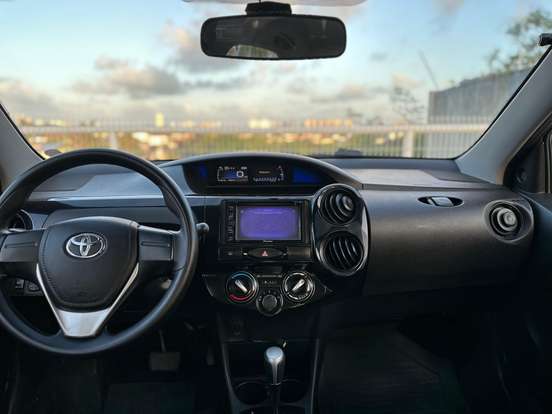 TOYOTA-ETIOS-2018