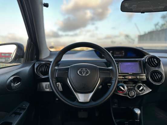 TOYOTA-ETIOS-2018