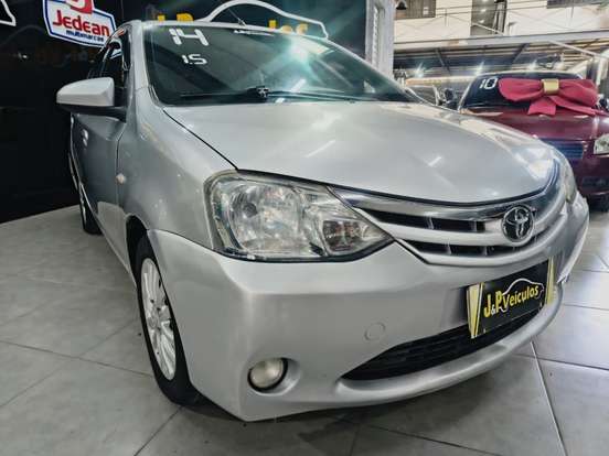 TOYOTA-ETIOS-1.5 XLS SEDAN 16V FLEX 4P MANUAL TOYOTA-ETIOS-2013
