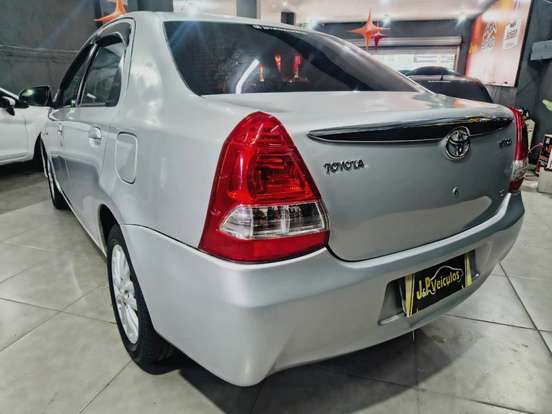 TOYOTA-ETIOS-1.5 XLS SEDAN 16V FLEX 4P MANUAL TOYOTA-ETIOS-2013