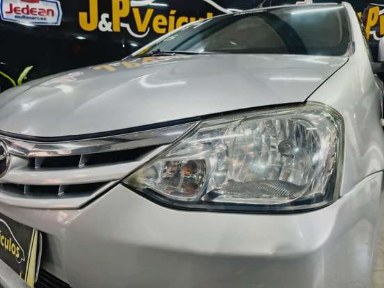 TOYOTA-ETIOS-2013
