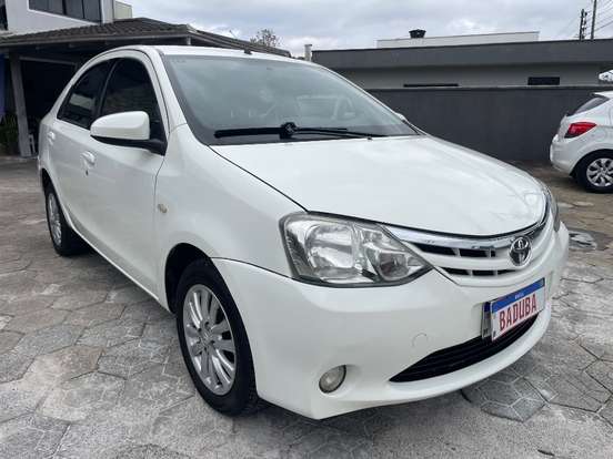 TOYOTA-ETIOS-2013