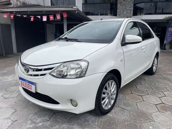 TOYOTA-ETIOS-1.5 XLS SEDAN 16V FLEX 4P MANUAL TOYOTA-ETIOS-2013