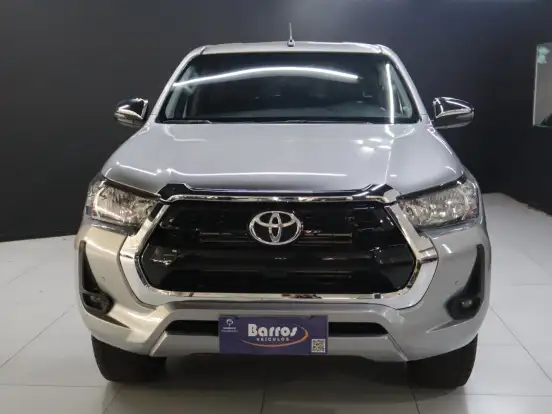TOYOTA-HILUX-2023