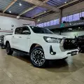 TOYOTA HILUX 2.8 D-4D TURBO DIESEL CD SRV 4X4 AUTOMÁTICO TOYOTA HILUX 2.8 D-4D TURBO DIESEL CD SRV 4X4 AUTOMÁTICO