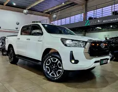 TOYOTA HILUX 2.8 D-4D TURBO DIESEL CD SRV 4X4 AUTOMÁTICO TOYOTA HILUX 2.8 D-4D TURBO DIESEL CD SRV 4X4 AUTOMÁTICO