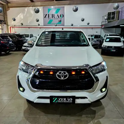 TOYOTA-HILUX-2022