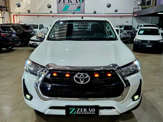 TOYOTA-HILUX-2.8 D-4D TURBO DIESEL CD SRV 4X4 AUTOMÁTICO TOYOTA-HILUX-2022