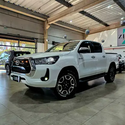 TOYOTA-HILUX-2022