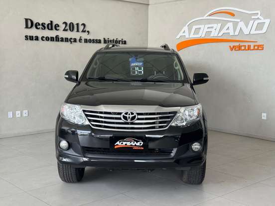 TOYOTA-HILUX-2.7 SR 4X2 CD 16V FLEX 4P AUTOMÁTICO TOYOTA-HILUX-2014