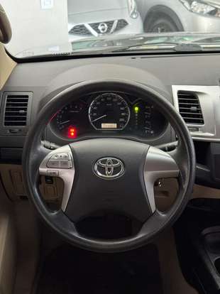 TOYOTA-HILUX-2.7 SR 4X2 CD 16V FLEX 4P AUTOMÁTICO TOYOTA-HILUX-2014