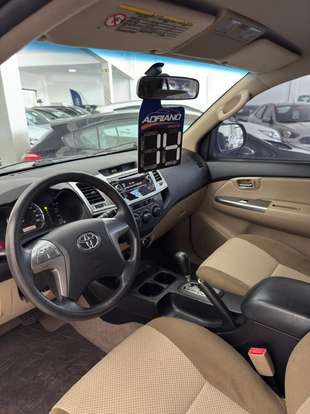TOYOTA-HILUX-2.7 SR 4X2 CD 16V FLEX 4P AUTOMÁTICO TOYOTA-HILUX-2014