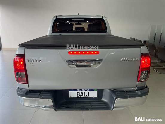 TOYOTA-HILUX-2020