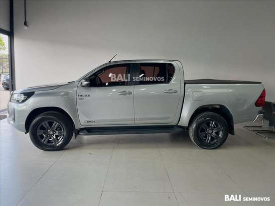 TOYOTA-HILUX-2020