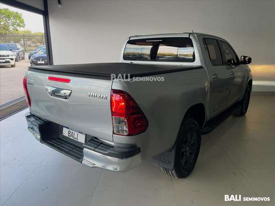 TOYOTA-HILUX-2020
