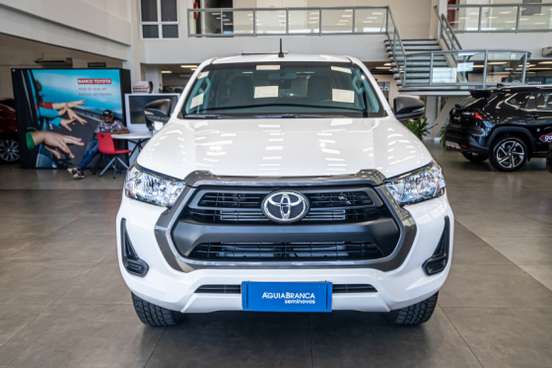 TOYOTA-HILUX-2025