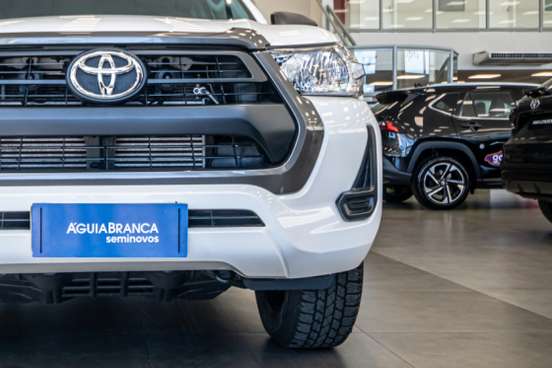 TOYOTA-HILUX-2025