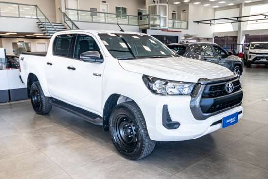 TOYOTA-HILUX-2025