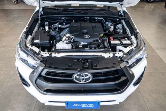 TOYOTA-HILUX-2025